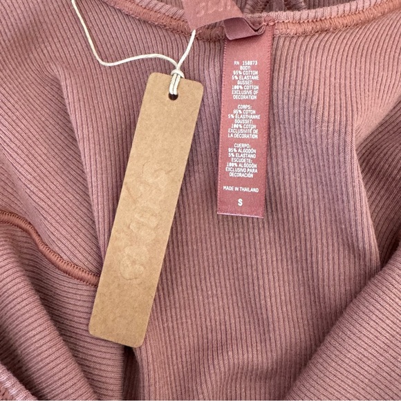 SKIMS Stretch Rib Scoop Neck Bodysuit NWT - Small - Rose Clay - Picture 6 of 7